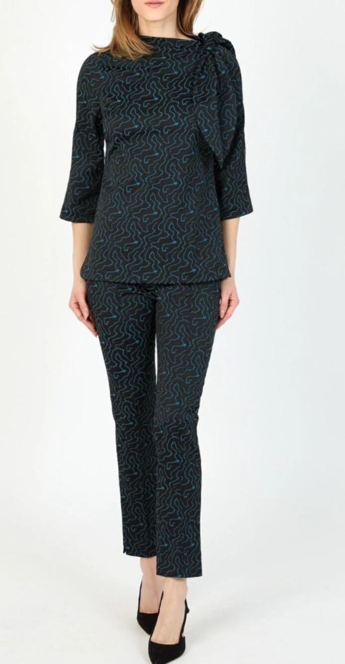 HILTON HOLLIS Blouse Jacquard Black Blue Sleeve Boatneck Tie neck